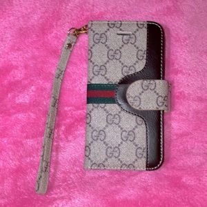 This is a brand new Gucci case I just really don’t like the style of it but it
